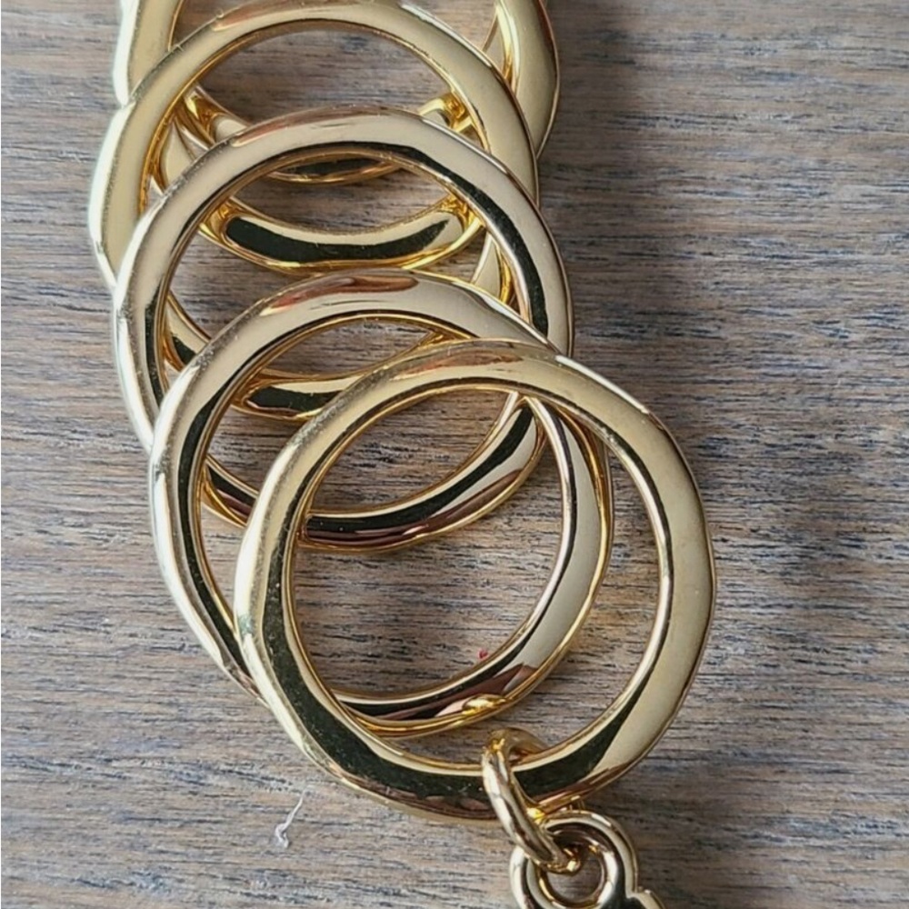 Prisoner - Uno de 50 Gold Stacking Ring - Picture 9 of 10